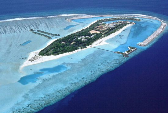 马尔代夫五星天堂岛六天四晚双飞游南航直飞、4晚沙滩房、可根据贵宾需求（选定住房）、一游到底。